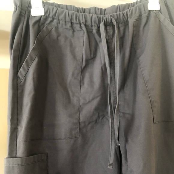 Gray Cherokee Scrub Set - Picture 4 of 9